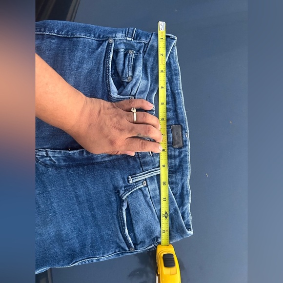 MOTHER Classic Blue Jeans The Looker Ankle Jeans in We The Animals
MOTHER - Picture 11 of 15